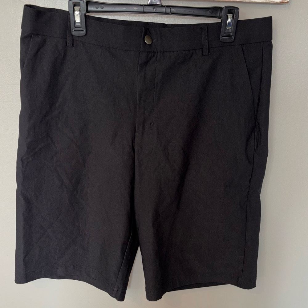 Men’s Black Gradual Golf Casual Shorts Size 36 Poly Blend
